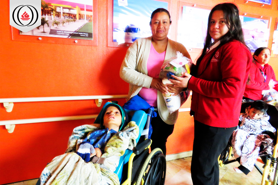 Entrega a madres de familia en CRIT Guanajuato.